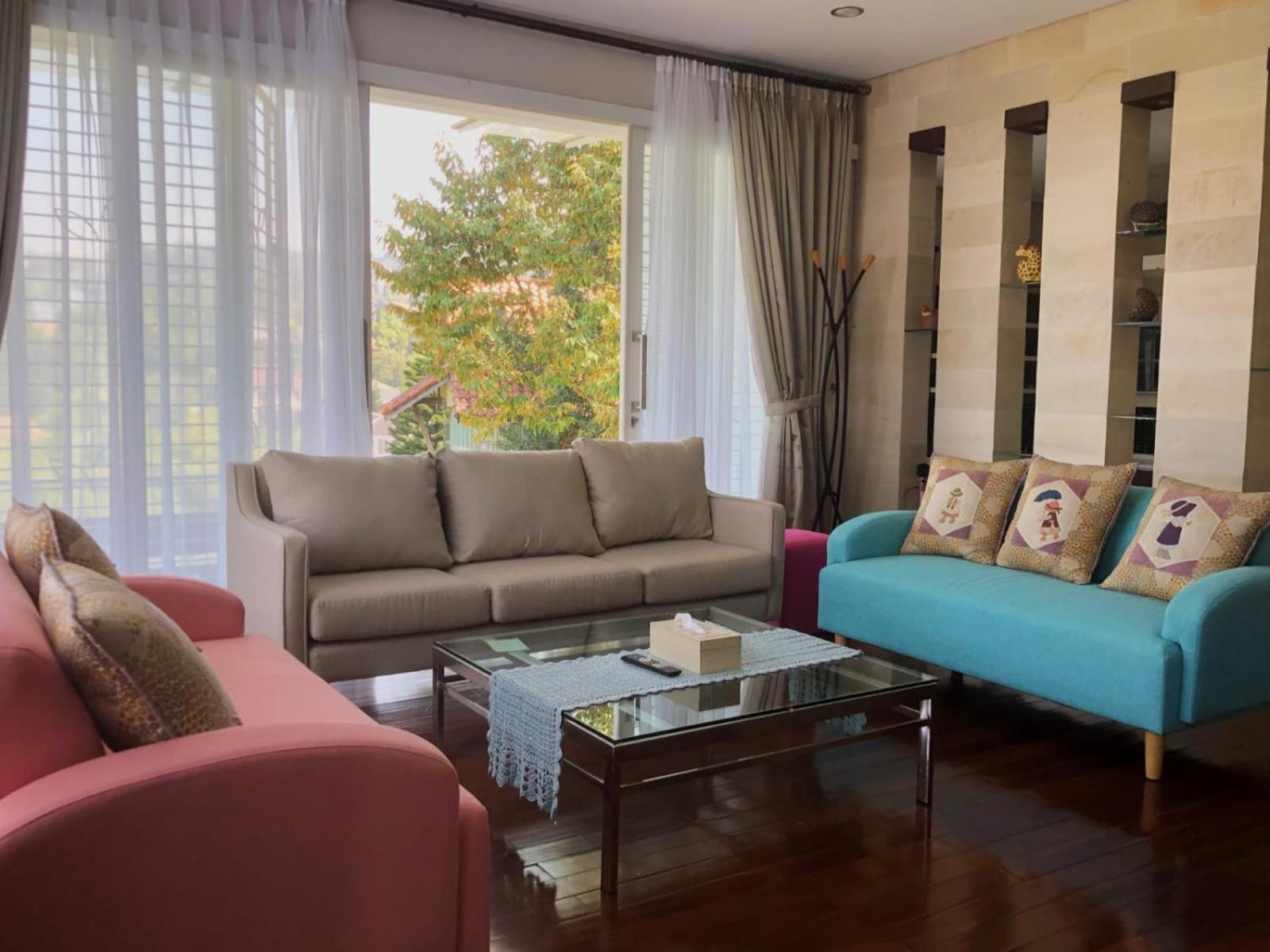 The Wowi Torto, 5 Bedroom Swimming Pool Villa Bandung
