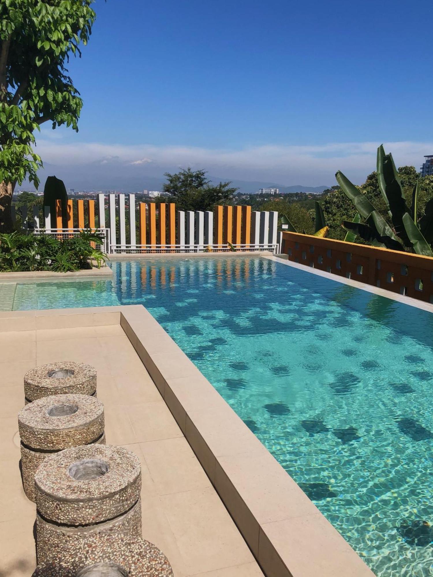 The Wowi Torto, 5 Bedroom Swimming Pool Villa Bandung