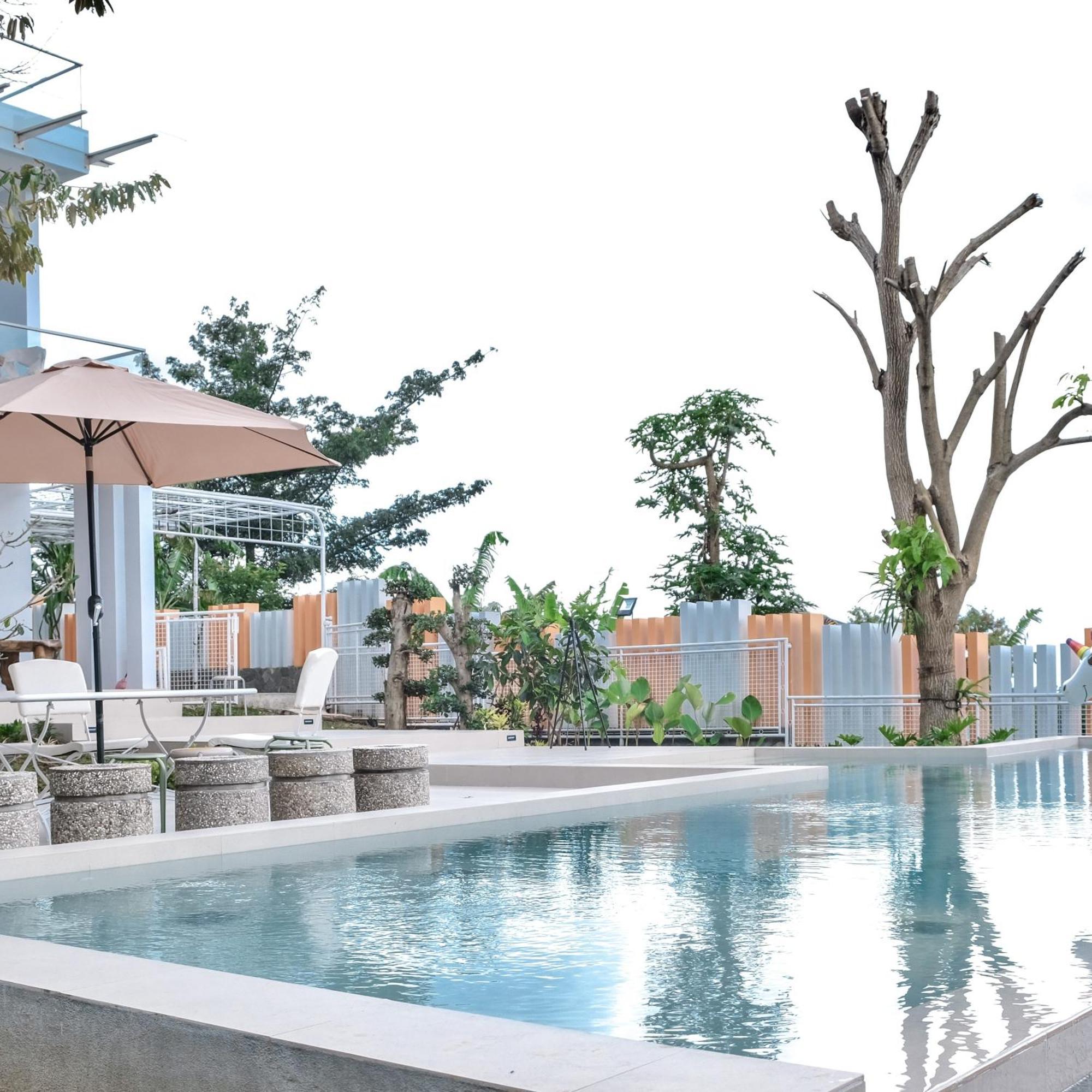 The Wowi Torto, 5 Bedroom Swimming Pool Villa Bandung